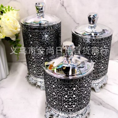 European-style crystal plastic round decorative jar, storage jar, diamond style, embossed silver ring, heart flower style, base, round sealed jar Application Scenario