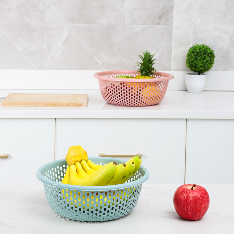 Yiwu market household kitchen fruit drip baskets, vegetable washing baskets, fruit and vegetable baskets, thickened round plastic draining baskets Application Scenario