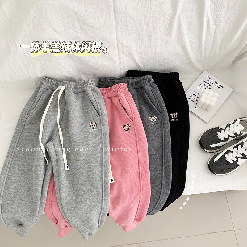 Composite Integrated Cashmere Underwear Embroidery Bear Men's And Women's Casual Pants Children's Pants Wholesale New Winter 2308 Application Scenario