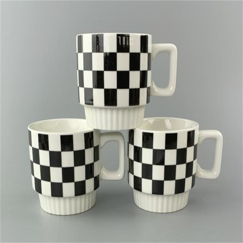 Simple ceramic mugs, checkered coffee cups, retro water cups, household drinking cups, hand-painted heart milk oat cups