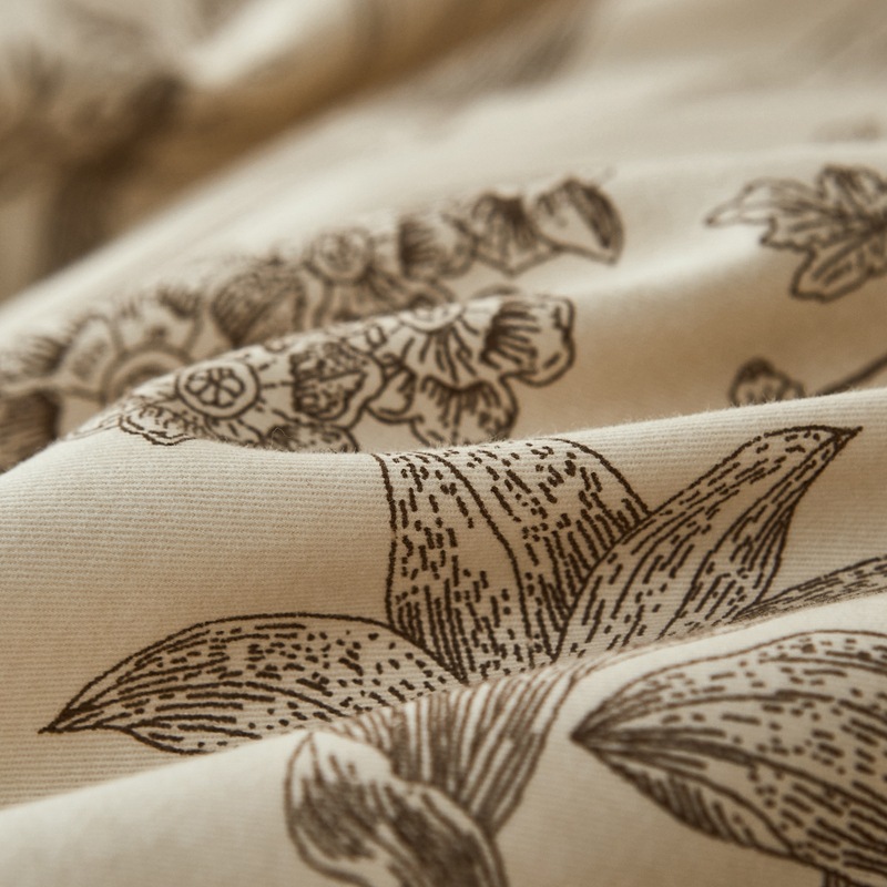 High-end pure cotton long-staple cotton brushed four-piece set of bed sheets and duvet covers, all-cotton small floral bed covers, autumn and winter bedding Application Scenario