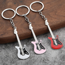 跨境专供现货批发创意乐器挂件活动礼品包挂饰金属烤漆吉他钥匙扣