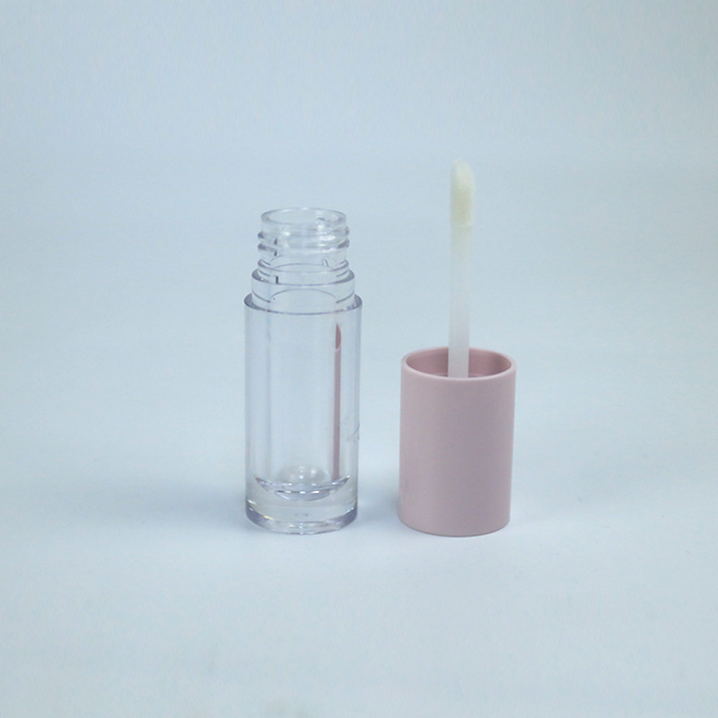 The manufacturer has 5.4ml cylindrical transparent lip gloss tubes, lip gloss tubes, concealer tubes, liquid eyeshadow tubes and lip gloss tubes in stock details Picture