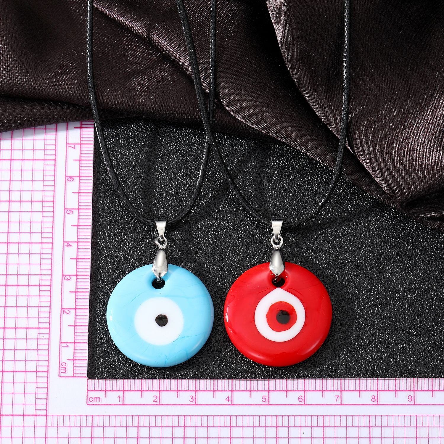 Retro blue glass pendant Devil's eye necklace, round Turkish blue eye sweater chain accessory for women Item Picture