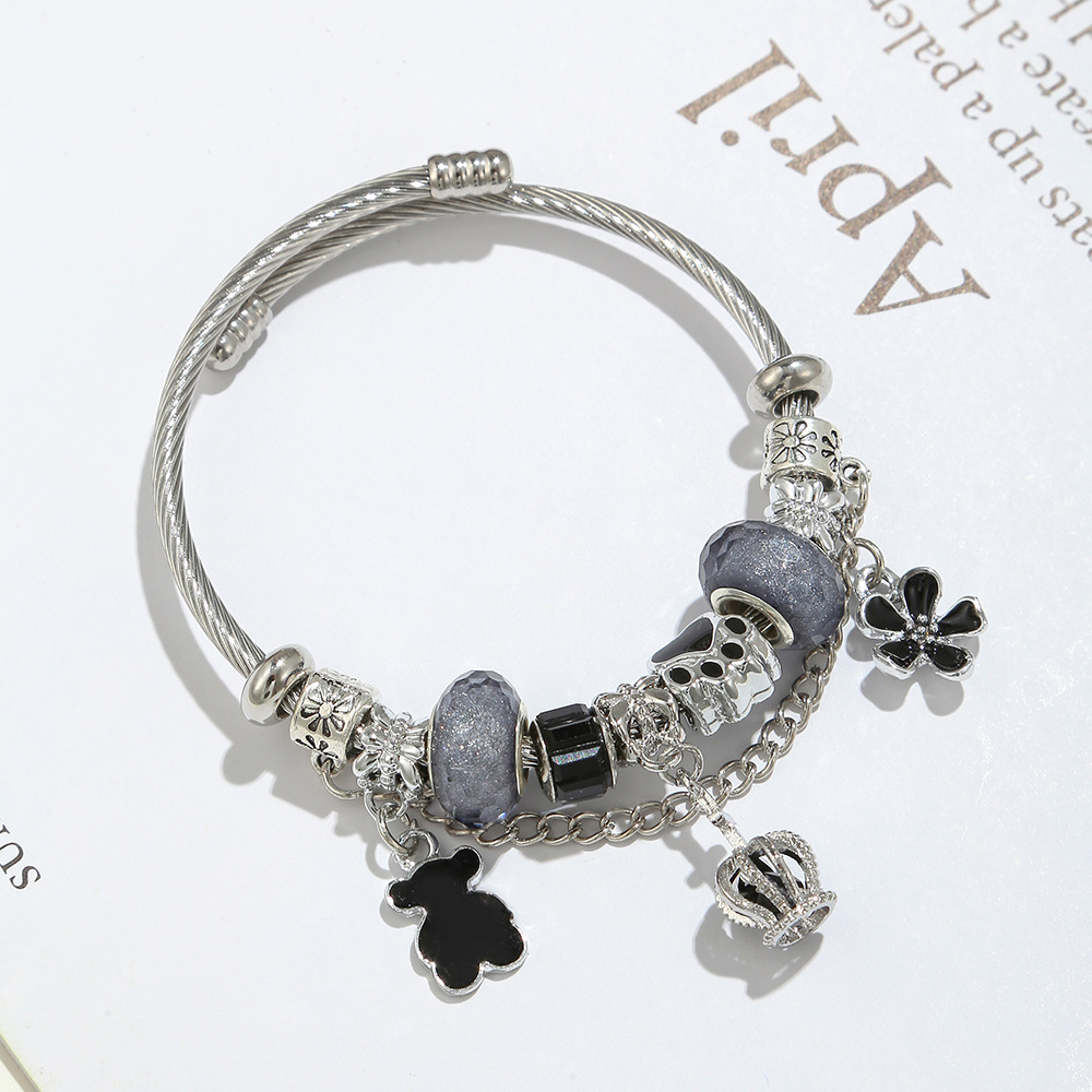 Oly Magic Bracelet 6784 Diy Open Adjustable Stainless Steel Titanium Steel Bracelet Bear Crown Pendant Bear Paw Beaded Jewelry Bracelet Wholesale Application Scenario