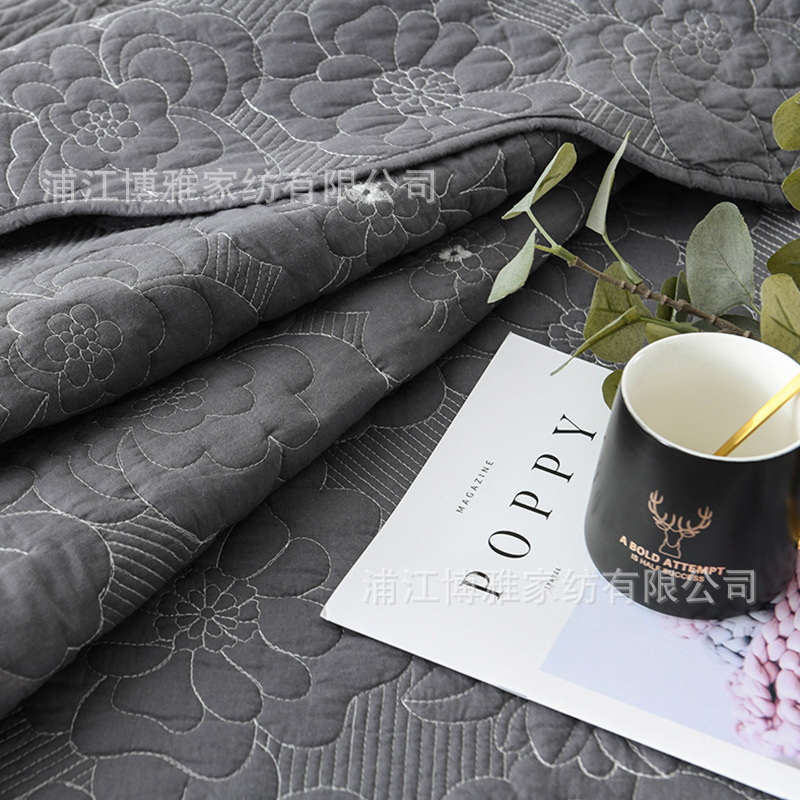 High Quality High-Density Dark Grey Peony Quilted With Pure Cotton Bed Cover Washed Three Piece Cotton Soft Pillowcase Application Scenario