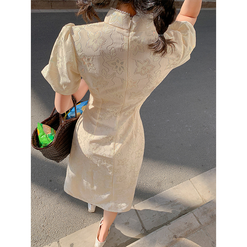 A new Chinese-style traditional Chinese style young girl's modified cheongsam style beige dress Item Picture