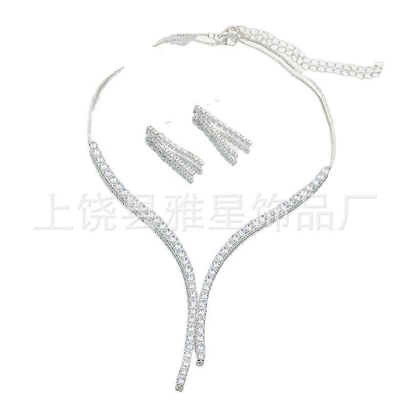 European and American simple wedding jewelry chain, wedding banquet dress, tassel earrings, light luxury full diamond collarbone necklace Item Picture