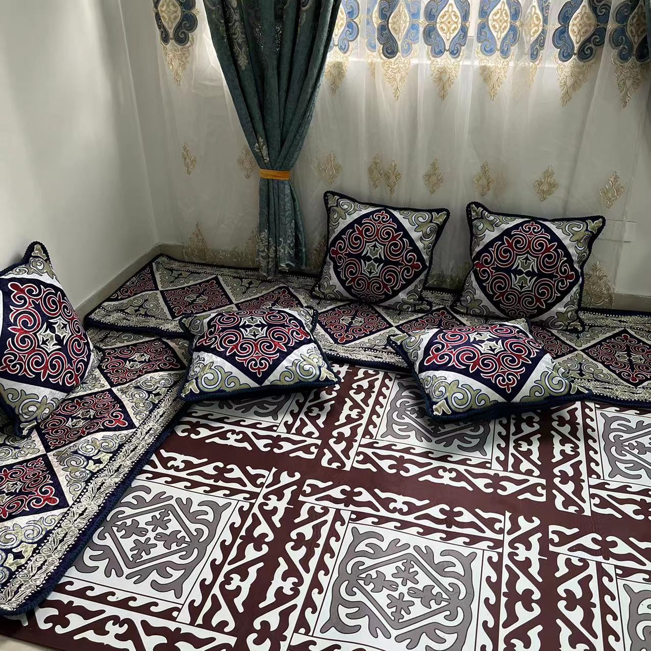 浩娜新疆哈萨克装饰褥子沙发垫民族风印花单面金丝绒抱枕套不含芯详情图3