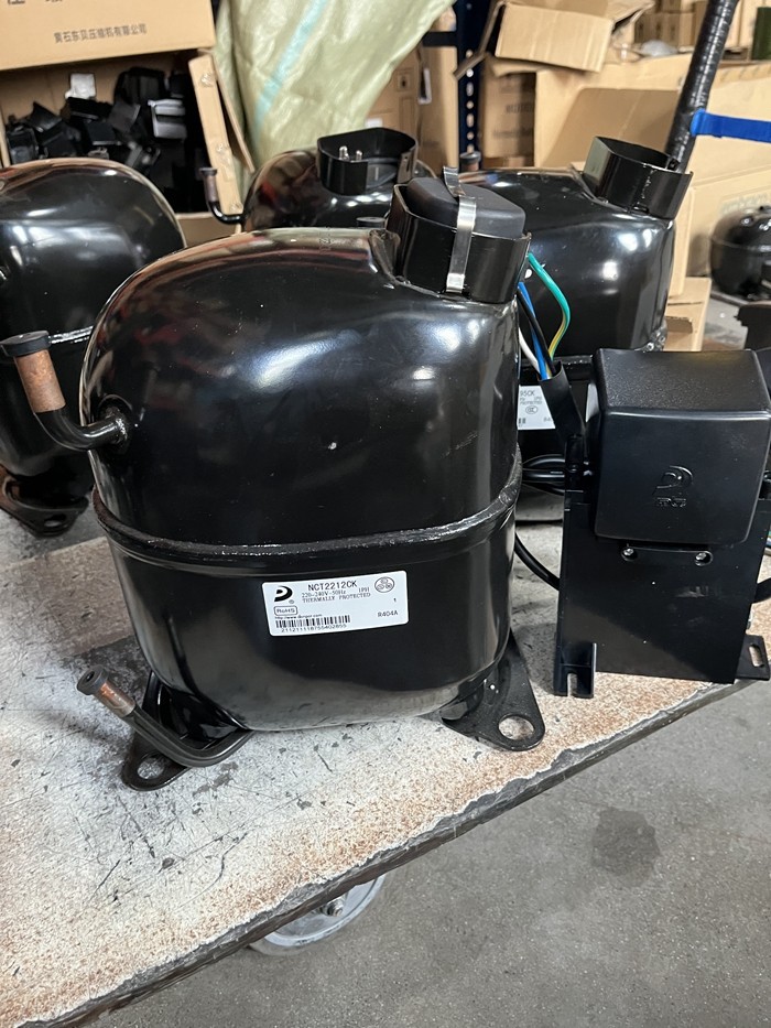 New east bay R404 compressor NE2150ck NE2170 / NE2178 / NCT2176CK/NCT2212CK details Picture