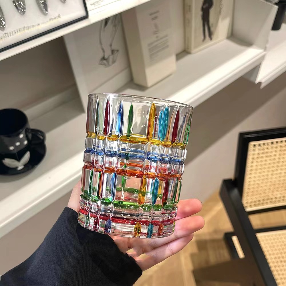 The rainbow-colored painted water cup with a blingbling hand-painted design sense is a niche summer glass cup Application Scenario