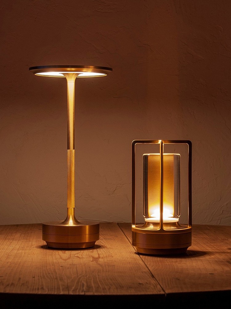Cross-border Nordic outdoor metal table lamp, simple, modern and luxurious, charging touch, restaurant and bar atmosphere night light Specification image
