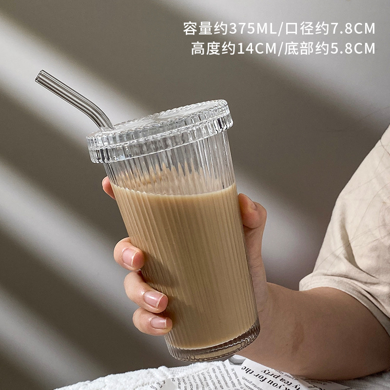 带盖吸管杯高颜值水杯牛奶咖啡杯图