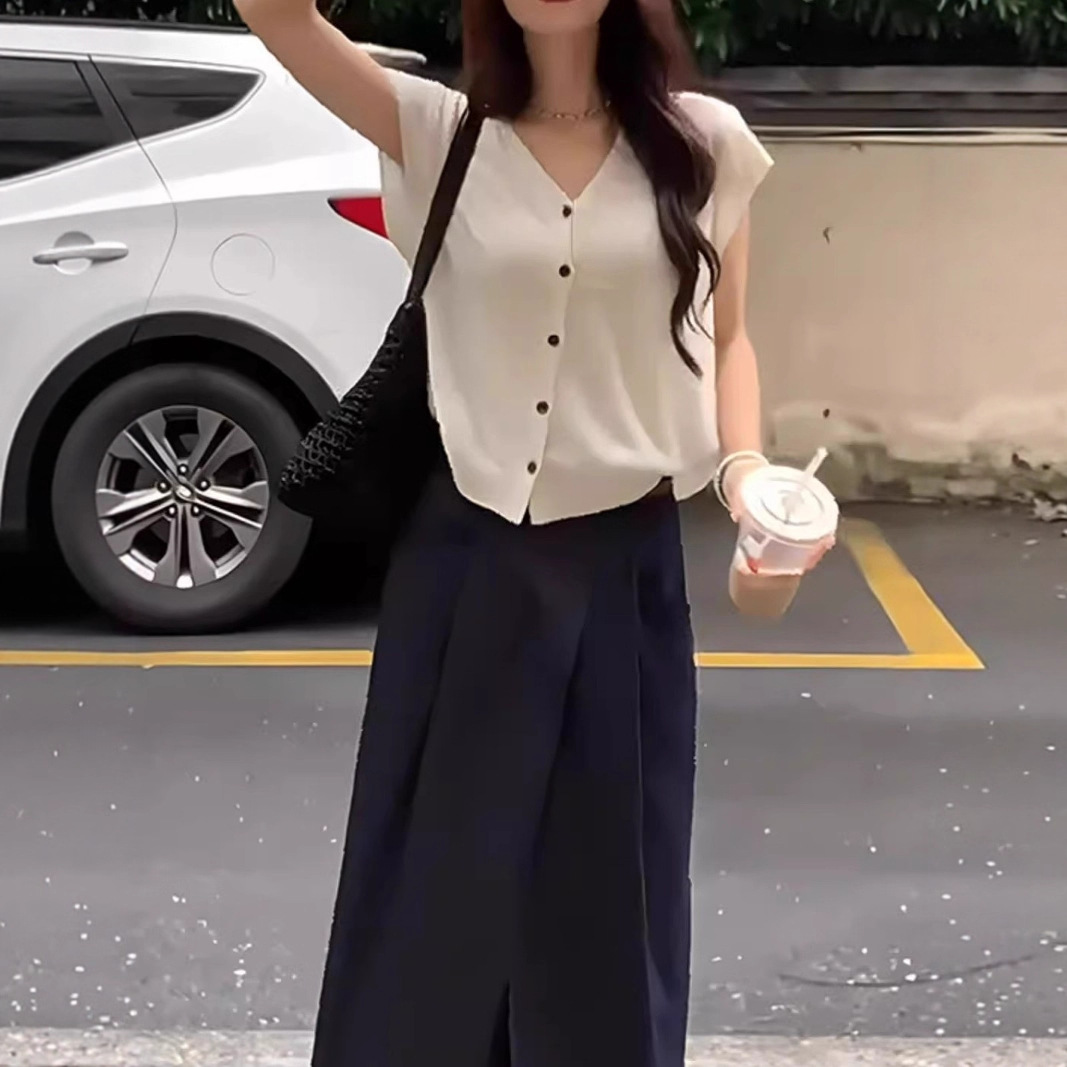 Korean-style apricot V-neck small flying sleeve knitted cardigan top for women, summer chiffon short short-sleeved T-shirt for short women Specification image