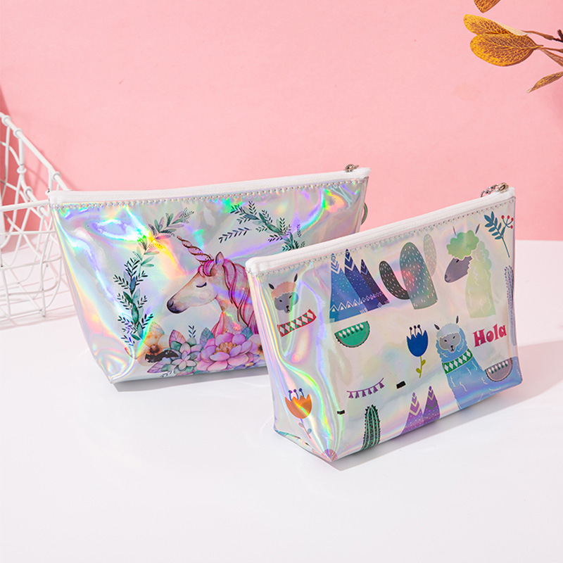 New fresh and cute little makeup bag, coin purse, large-capacity zipper, waterproof girls' sanitary napkin storage bag Application Scenario
