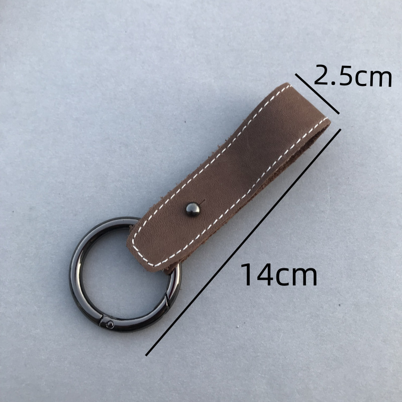 The S-hook cowhide trouser hook rack in the clothing store showcases a special webbing hanging rack for men's and women's jeans details Picture