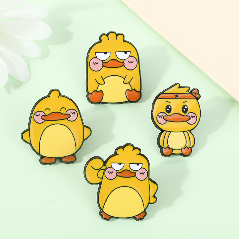 Cute cute yellow duck brooch collar pin cartoon clothing accessories wholesale bodybuilding selling cute yellow duck commemorative medallion Application Scenario