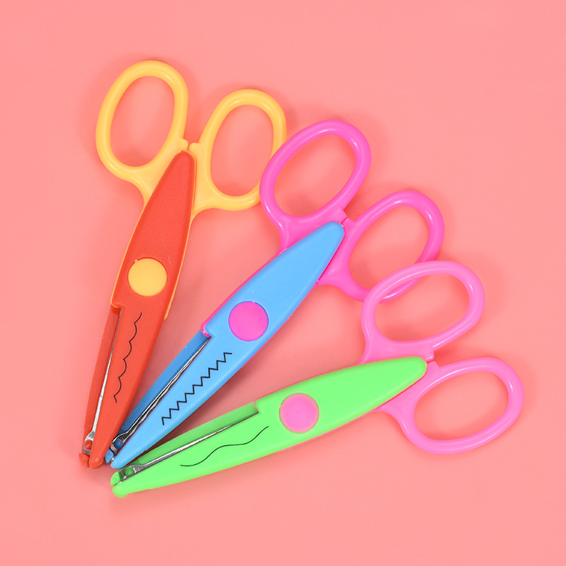 办公剪刀实物图