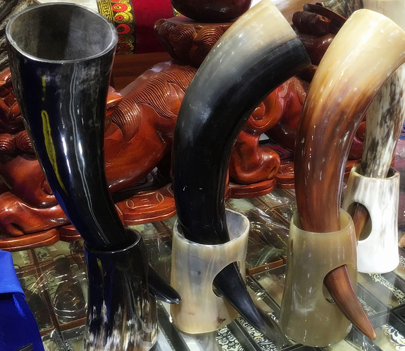 Horn beer mug, water cup decoration, long horn cup, European and American beer mug