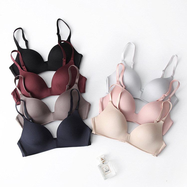 Japanese-style light and thin, seamless underwear for women without steel rings, small breasts gathered together, student thin triangular cup smooth bra cover details Picture