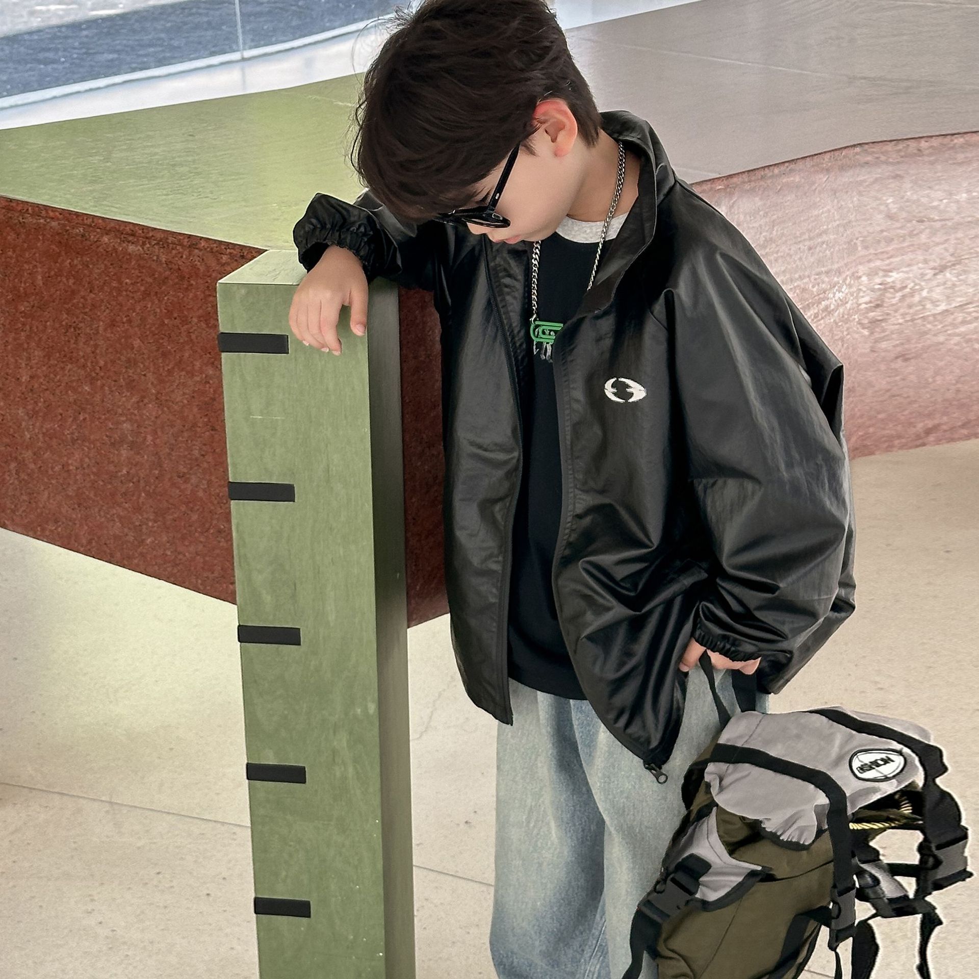 Boys' Autumn Jacket 2025 New style Children's loose spring and autumn jacket top, small boys' cool children's clothing details Picture