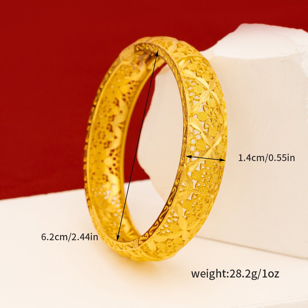 Cross-border European and American fashion ladies' open-cut hollowed-out bracelet, retro carved filigree Vietnamese wedding bracelet Application Scenario