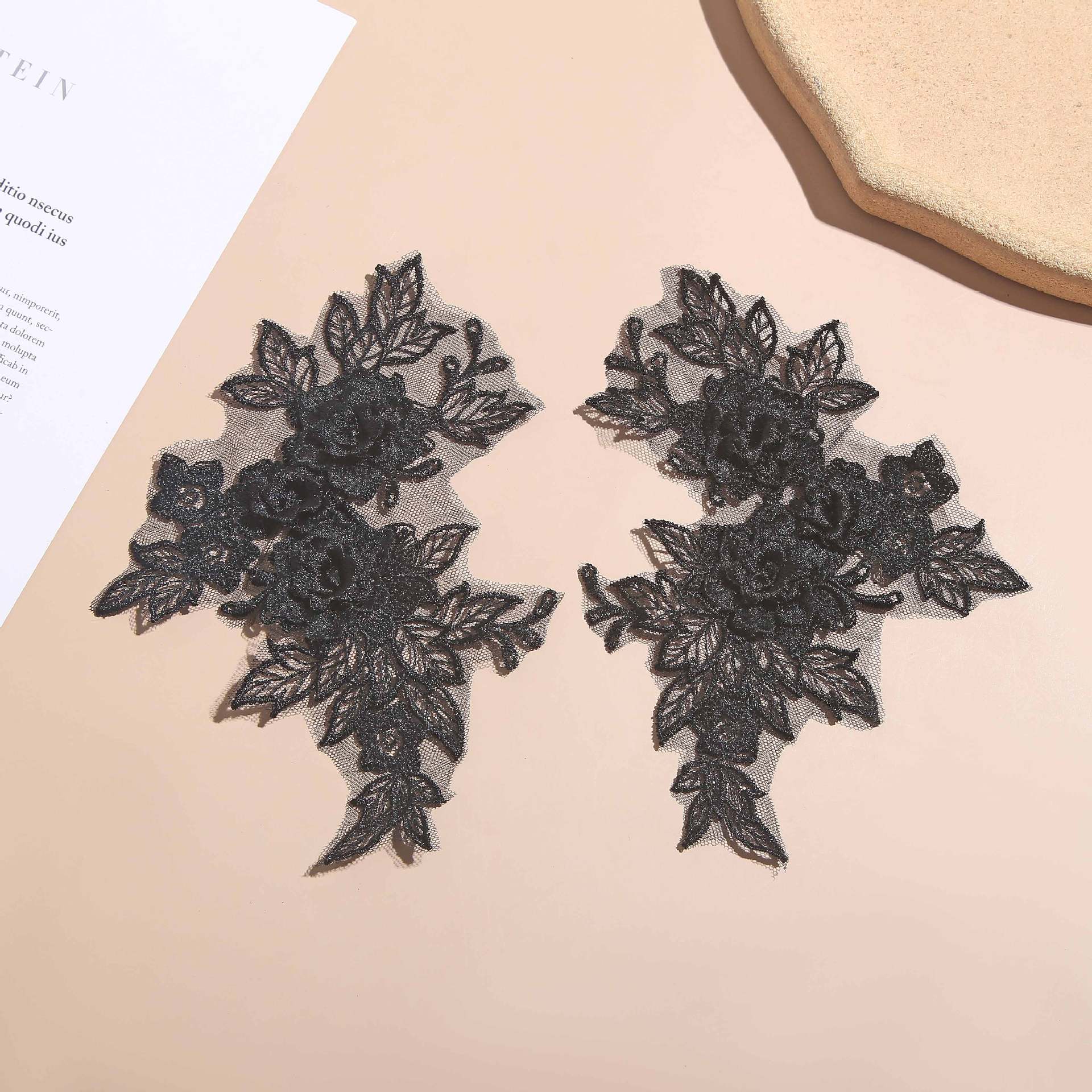 New three-dimensional hollowed-out floral lace wedding dress and performance dress lace diy floral accessories lace applique flower pieces details Picture