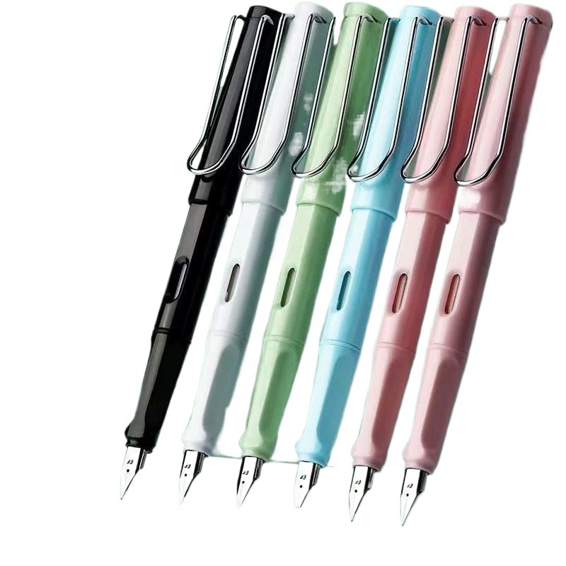 学生专用钢笔0.5高颜值小学生三年级正姿练字可换墨囊吸墨二合一白底实物图