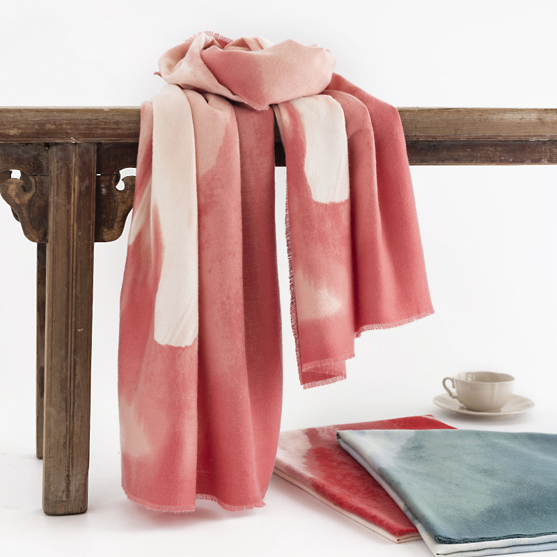 Autumn/Winter 2023 New Smudgy Gradient Gradient Fashion Commuter Scarf For Women Imitation Cashmere Elegant Celebrity Style Cape details Picture