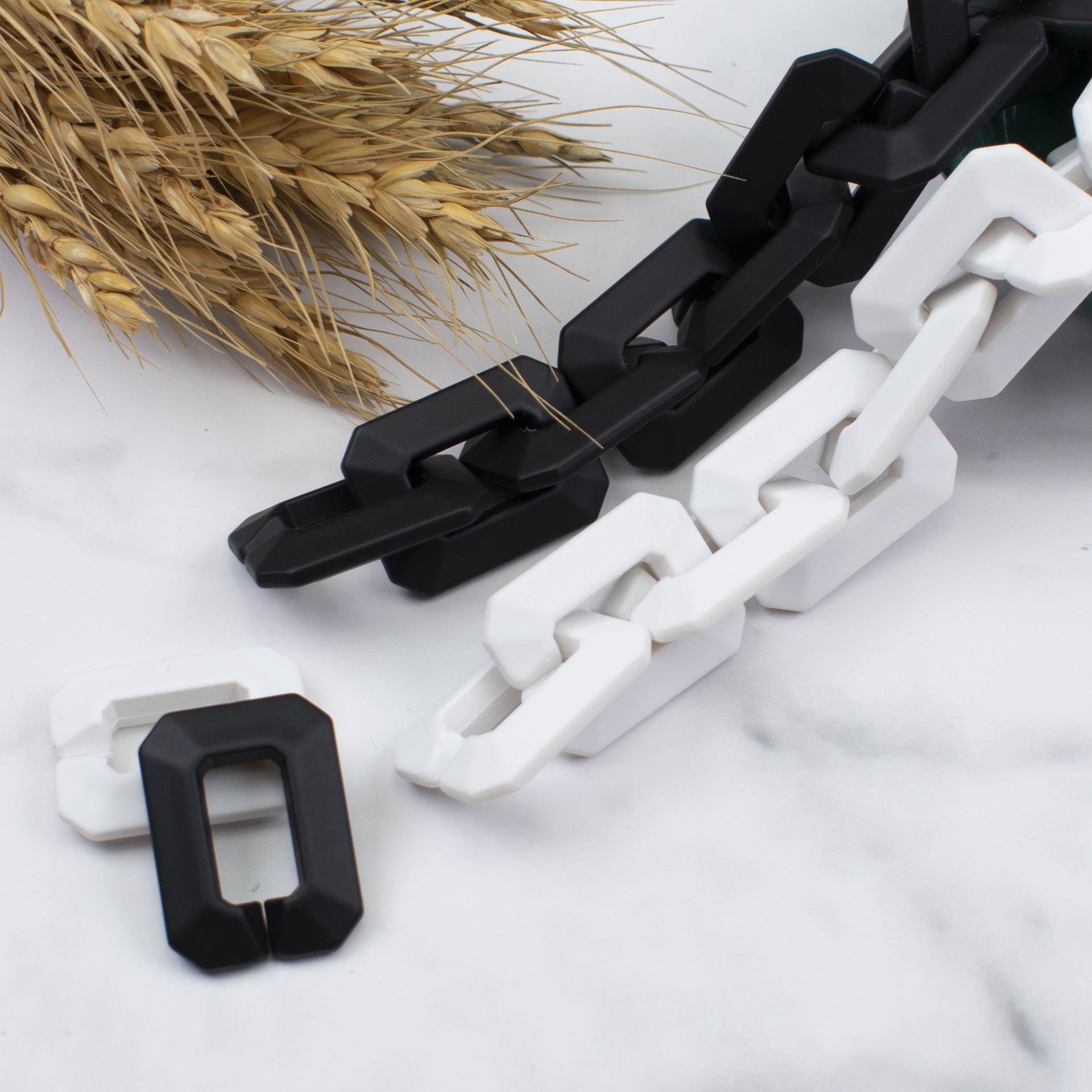 Acrylic plastic hand feel rubber paint 21*28 square chain link buckle open ring DIY jewelry bag accessories details Picture