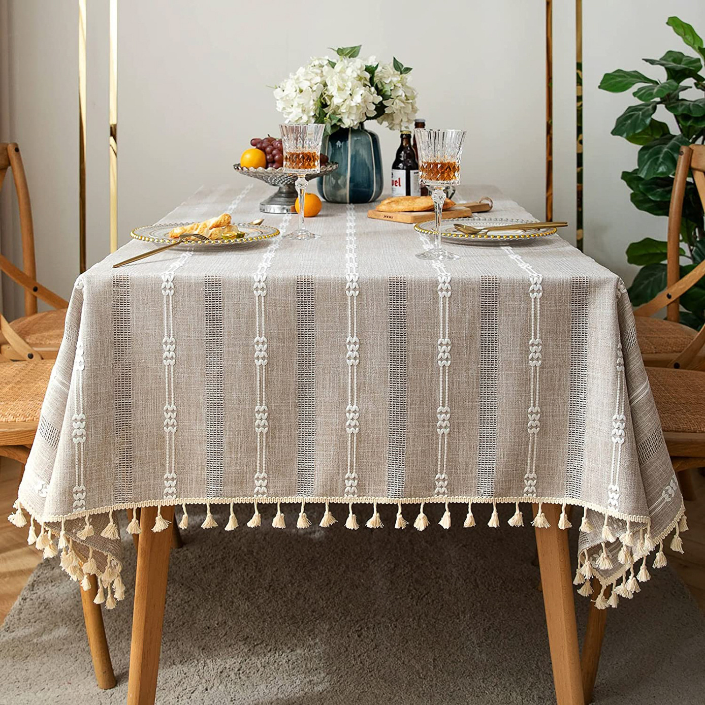 Cross-border retro country tablecloth, white hollowed-out decorative cotton and linen tablecloth, embroidered decorative party restaurant picnic mat Specification image