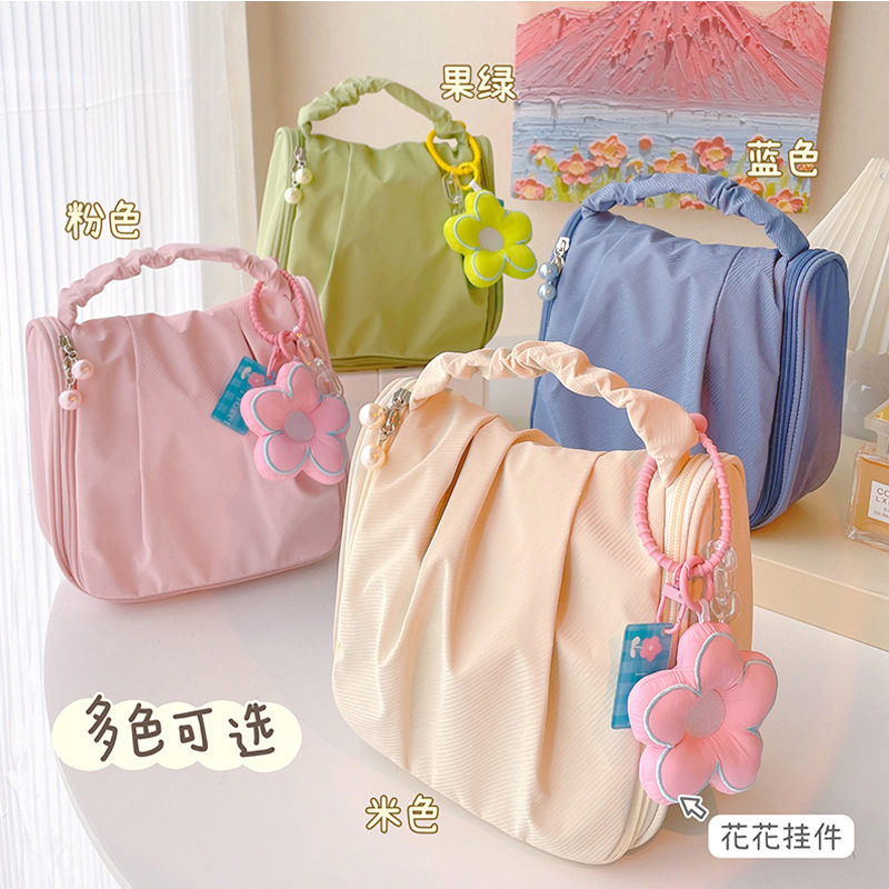 化妆包女大容量便携旅行收纳袋2023新款手提收纳包可爱花朵洗漱化
