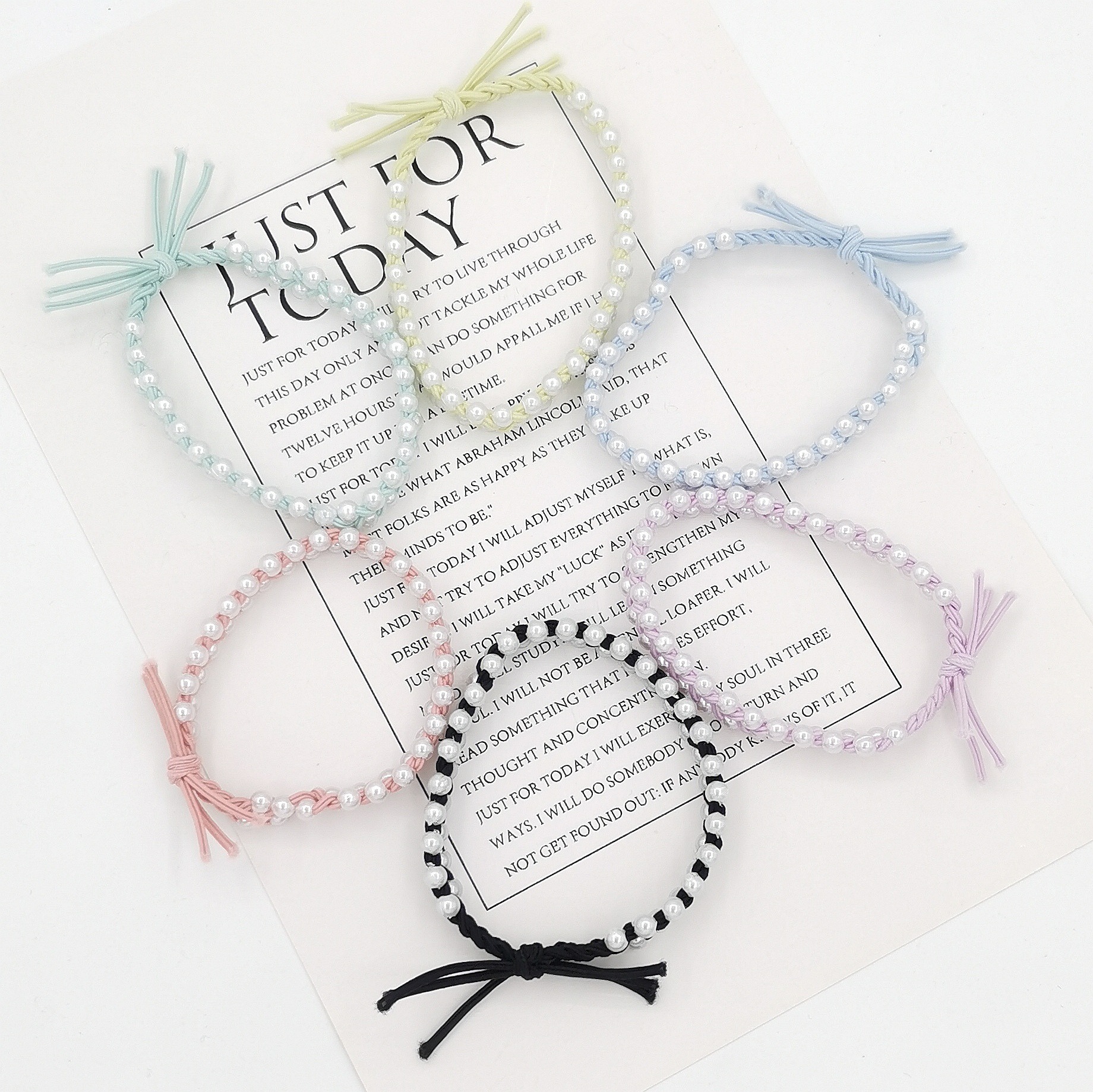 Verano 2021 nuevo estilo pearl trenzado cuerda de pelo cute estudiante mano trenzada pulsera para adultos cola de caballo anillo de pelo accesorios de pelo details Picture