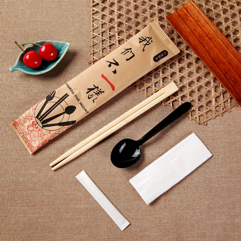 一次性筷子套装打包餐具牙签纸勺子餐具包外卖四件套批发厂家竹筷
