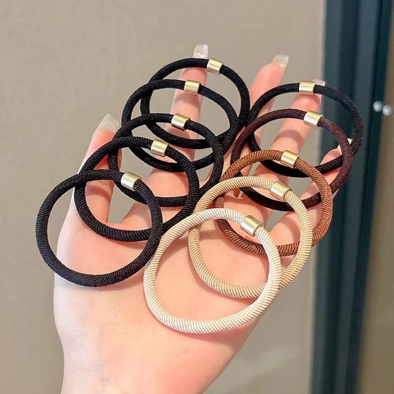 A high-end and elegant high ponytail hair tie, a simple hair band, a brown high-elasticity and durable rubber band hair accessory Application Scenario