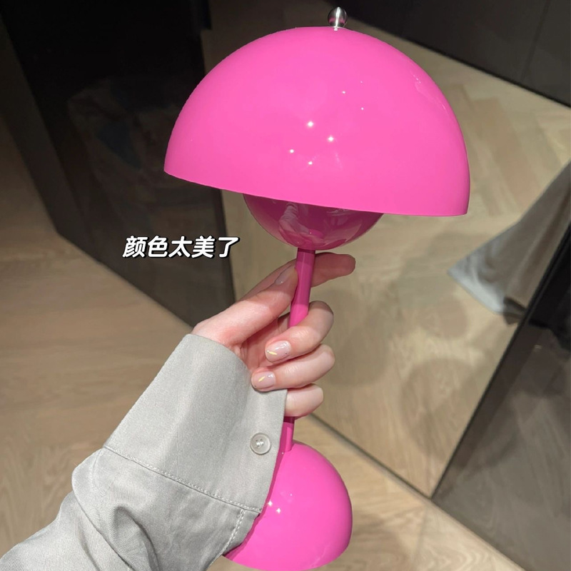 2024 New Danish Bud Table Lamp Retro Table Lamp American Table Lamp Rechargeable Table Lamp Touch Nordic Decorative Table Lamp details Picture