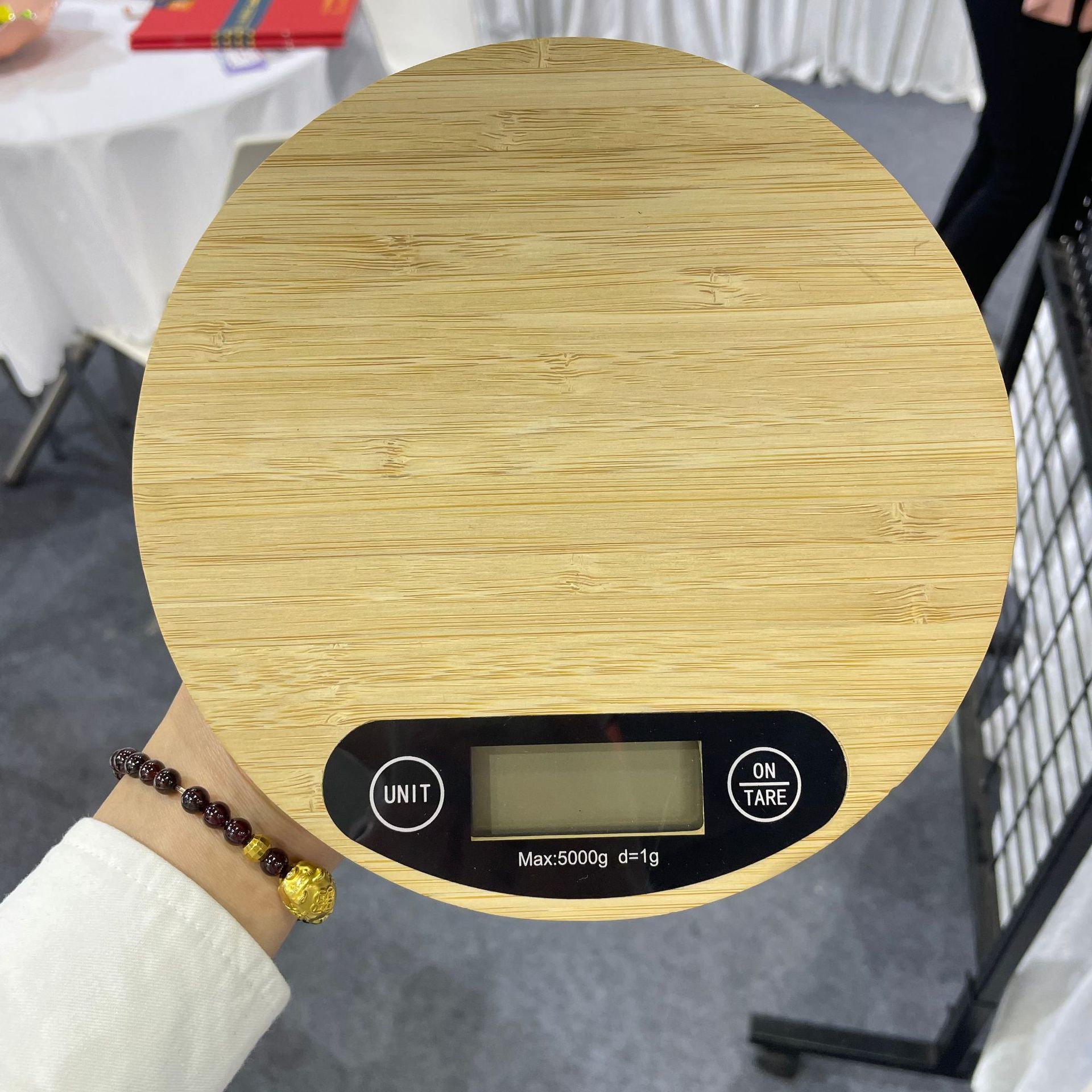 Cross-Border Electronic Scale Kitchen Gram Weight Food Scale Mini Baking Scale Circular Bamboo Scale Medicinal Materials Scale Manufacturers Wholesale Application Scenario