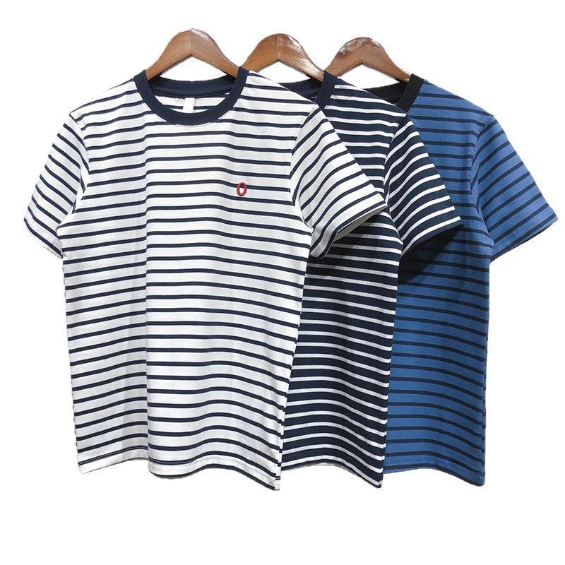 This timeless Korean-style women's dress is simply the same striped short-sleeved T-shirt. The loose round-neck T-shirt for women is trendy Item Picture