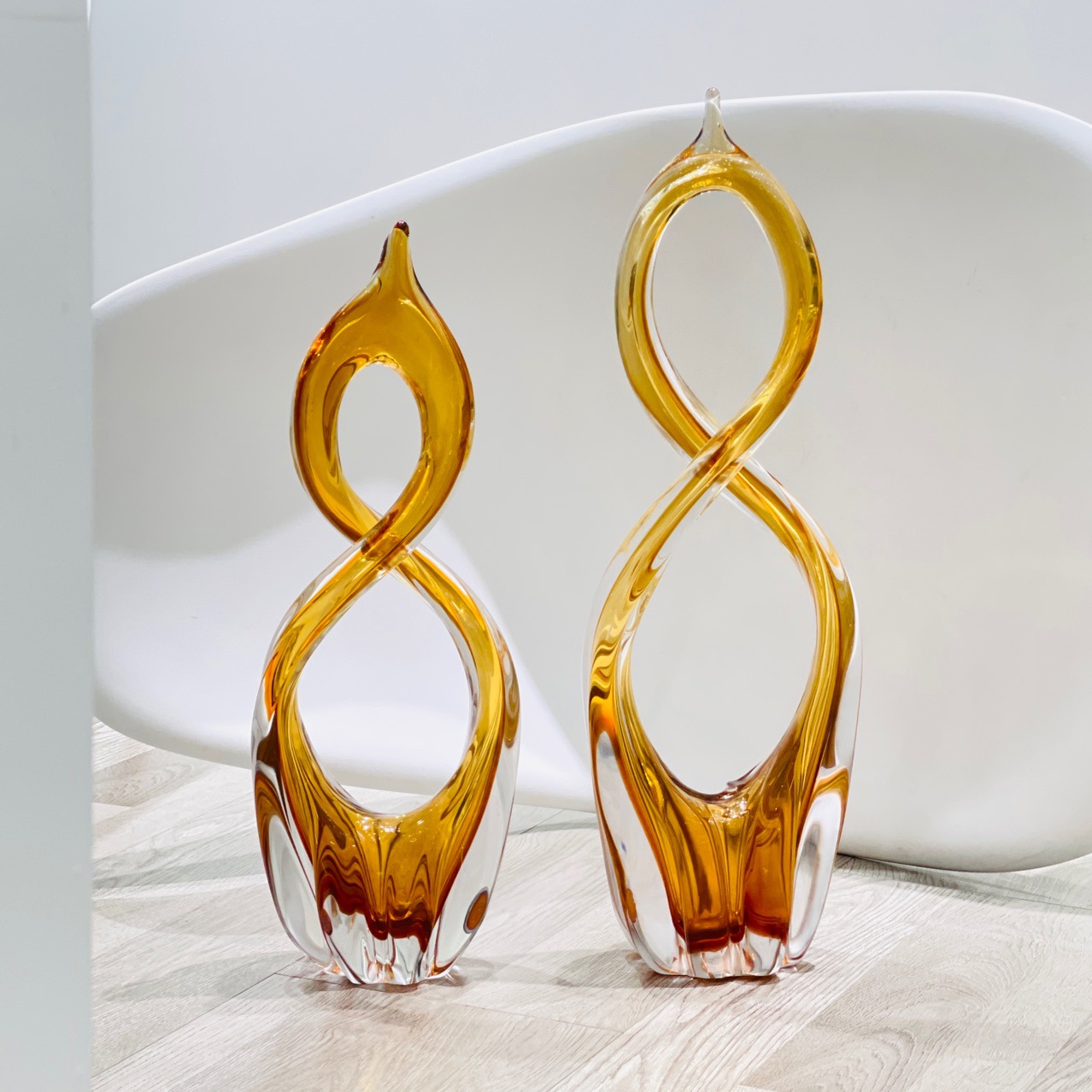 Modern light luxury glass decoration amber home decoration living room porch dining room desktop creative art decoration Modern light luxury glass decoration amber home decoration living room porch dining room desktop creative art decoration full figure