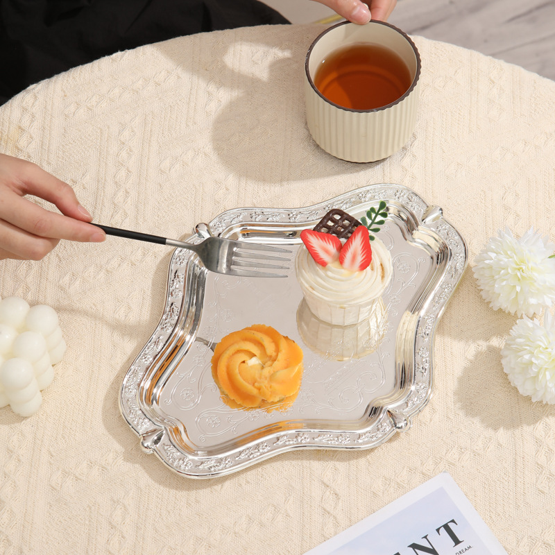 Advanced Sense Light Luxury Fruit Tray Dessert Pastry Snack Bread Placing Tray Iron Plate Decoration Home Decoration Tray Application Scenario