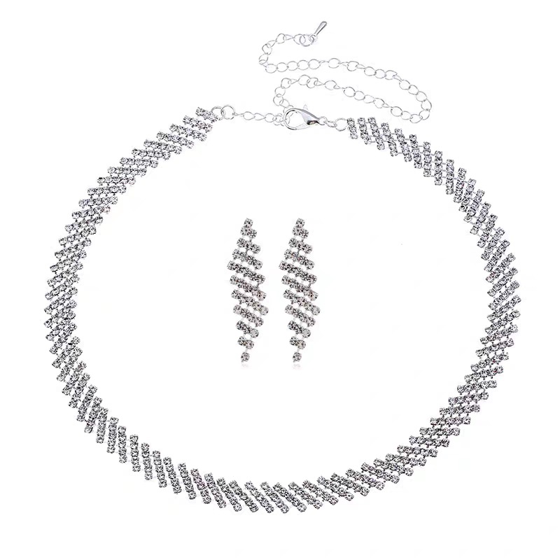 Bride's wedding accessories, lady's bride necklace, decorative set, fashionable claw chain, dazzling studded banquet necklace, earrings Item Picture