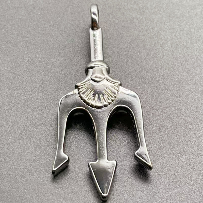 Douyin's Aquaman Trident necklace, a trendy and unique pendant for both men and women on Instagram, a simple hip-hop accessory pendant Item Picture