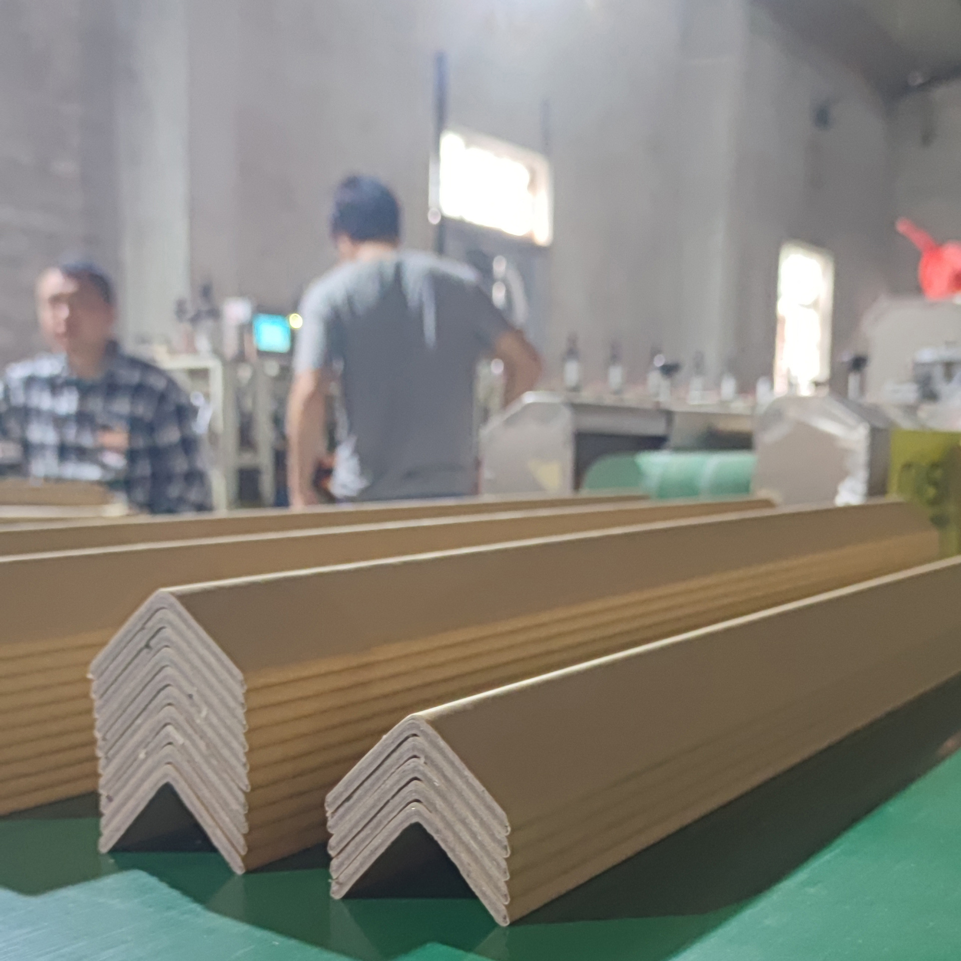 Factory wholesale L-shaped paper corner protectors, carton edge guards, packaging furniture, logistics pallets, transportation anti-collision corner protectors details Picture