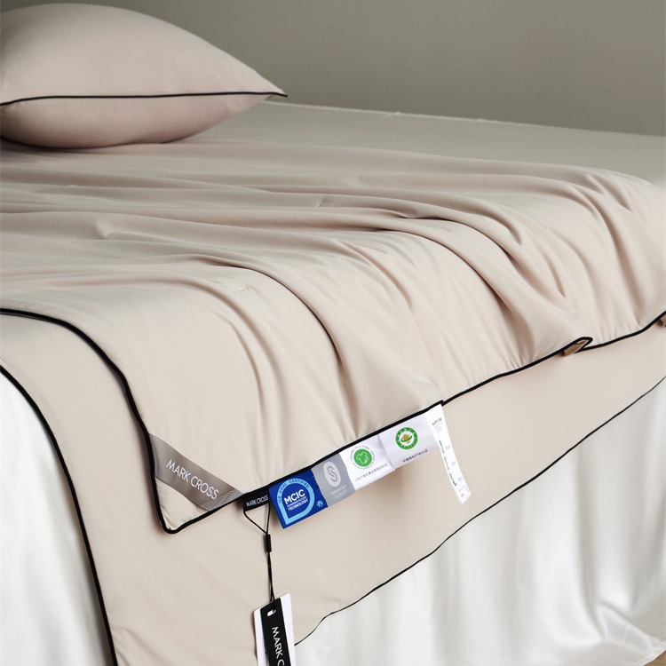 High-end summer silk summer cool quilt, condensation snow sensation silk washable silk smooth cool sensation air conditioner quilt details Picture