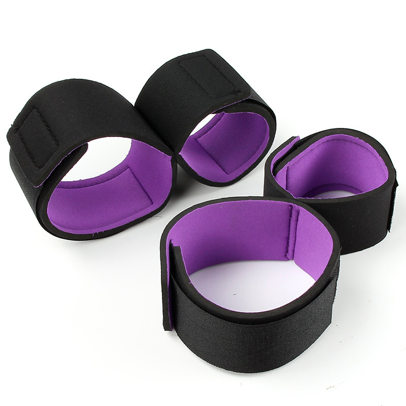 Adult sex toys female bondage shackles handcuffs leg cuffs sm tone teaching torture devices black purple alternative toys Application Scenario