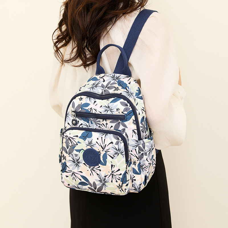 轻便防泼水尼龙包大容量双肩包潮流女士逛街旅行包简约潮搭休闲包