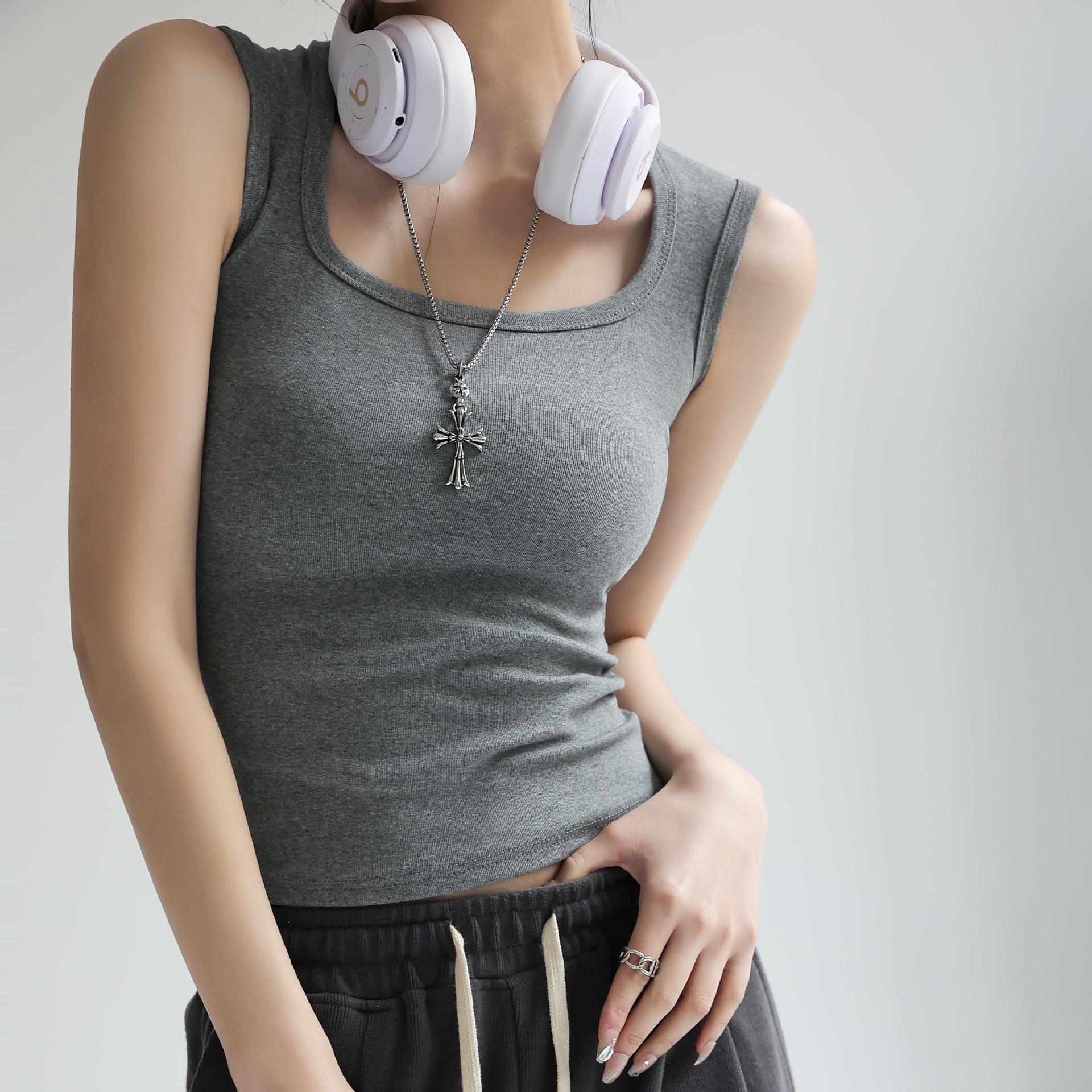Small White Vest Suit With A Base Sleeveless Halter Female Summer Outside Wearing Instagram Chic Crop Spice Short Top details Picture