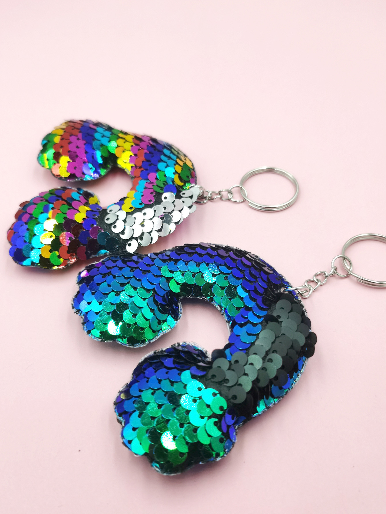 Cross-border set: 6 reflective double-sided flip cover sequin rainbow keychains, rainbow sequin small pendants, car ornaments Item Picture