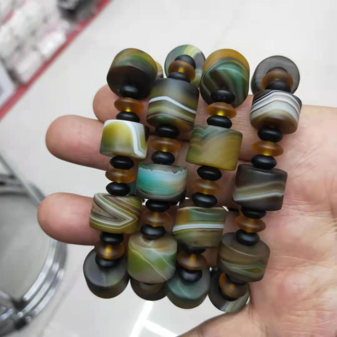 Guangshun Jewelry's new matte yellow-green striped agate bracelet, diy Buddhist prayer bead bracelet, agate bracelet manufacturer wholesale Item Picture