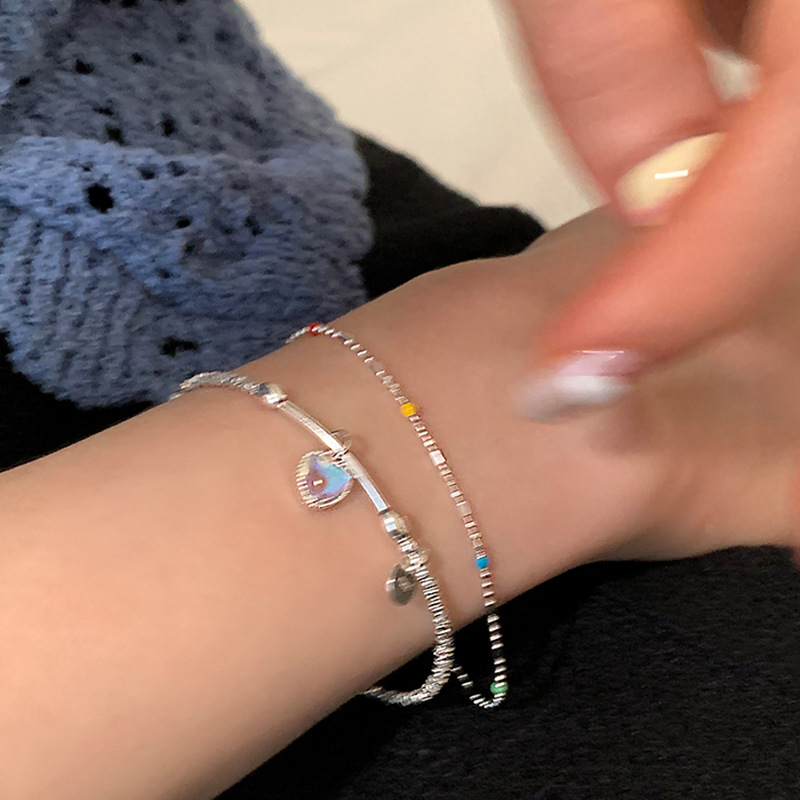 彩色爱心吊坠纤细手链女简约高级感优雅时尚气质独特百搭手环手饰